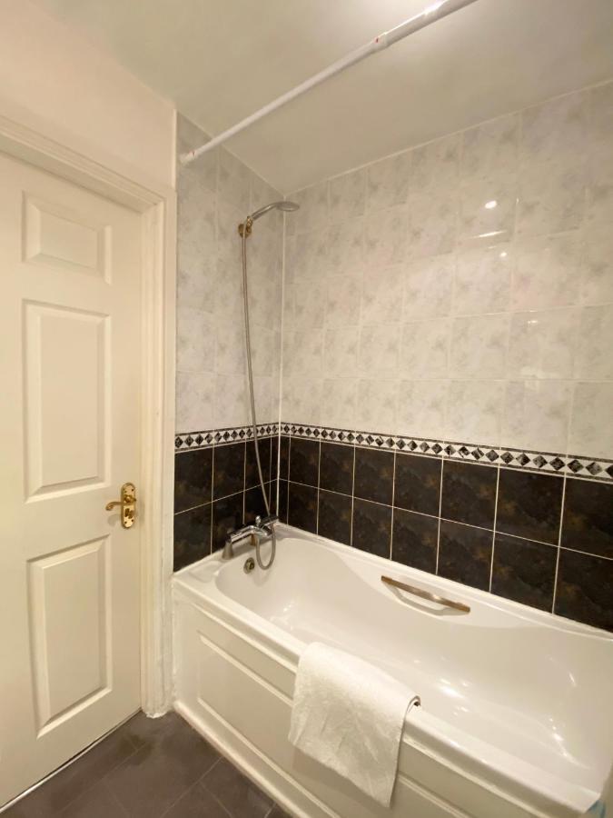 Apartment Next To Victoria Station London Exterior foto